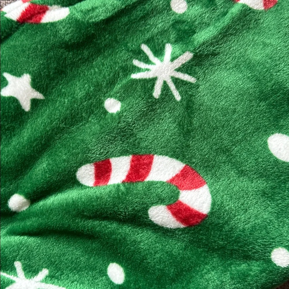 Lebra Home Christmas Green Candy Cane Plush Throw Blanket